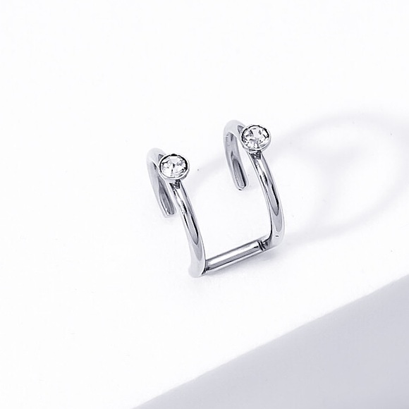 ⚜️𝟯𝟬%𝗢𝗙𝗙 𝗯𝘂𝗻𝗱𝗹𝗲𝘀 𝟯+⚜️ NEW Rhinestone Ear Cuff Earring - Picture 2 of 8